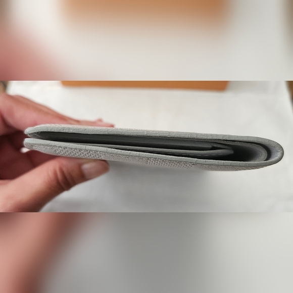 Louis Vuitton Artic Damier Infini Passport Holder - Picture 5 of 14